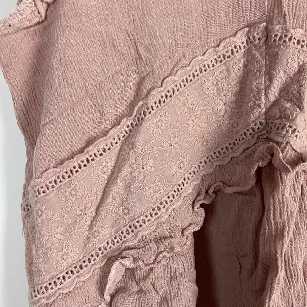 Aeropostale Eyelet Trim V-Neck Rose Pink Floral Ruffle Tank Top Sz: S - Picture 3 of 9
